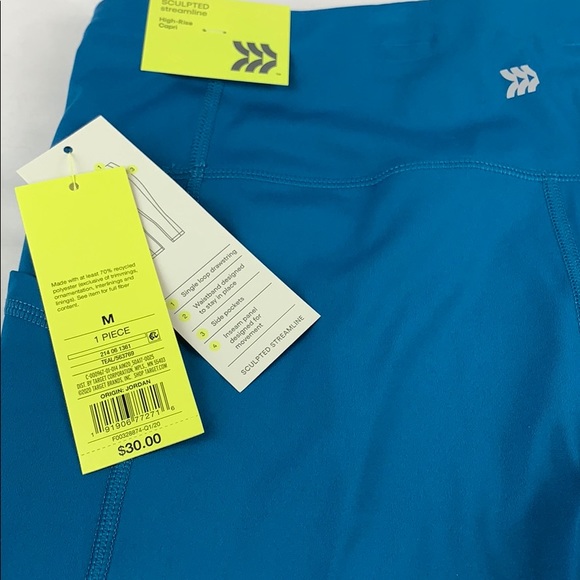 All in Motion Sculpted High-Rise Capri Leggings - Picture 3 of 4